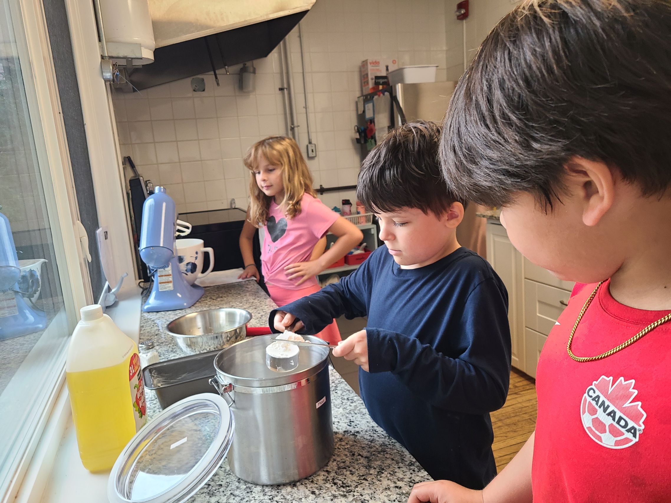 2026.10.01 – Measuring flour for banana bread